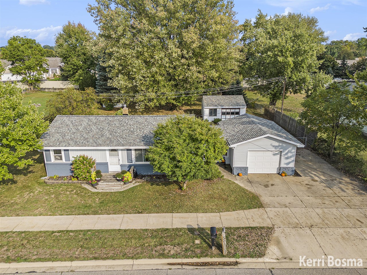 Homes for sale in Hudsonville, MI | 6724 28th Ave, Hudsonville, MI 49426 | MLS# 70495822