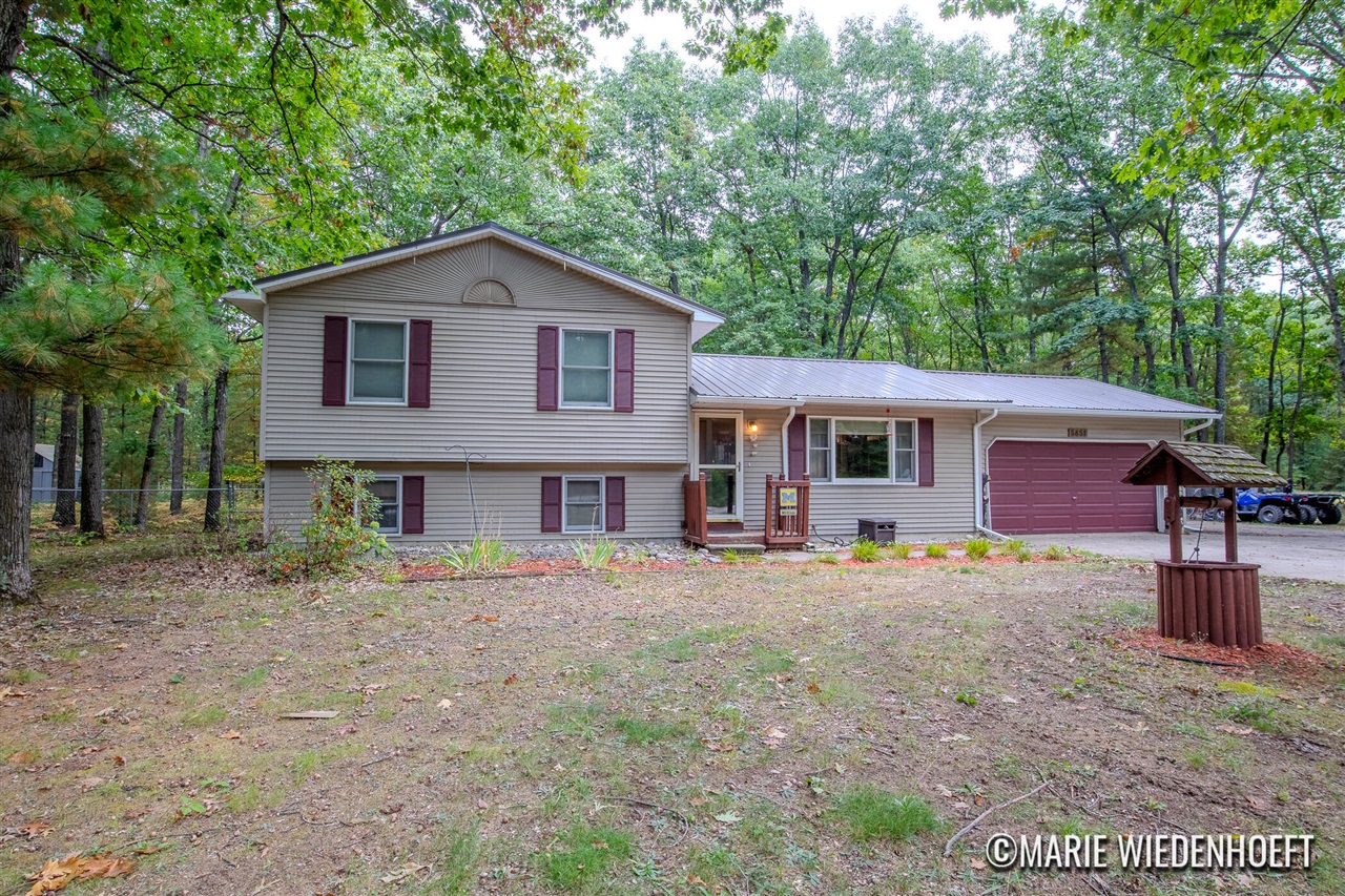 Homes for sale in Interlochen, MI | 5651 Penn Lock Colony Rd, Interlochen, MI 49643 | MLS# 70495888