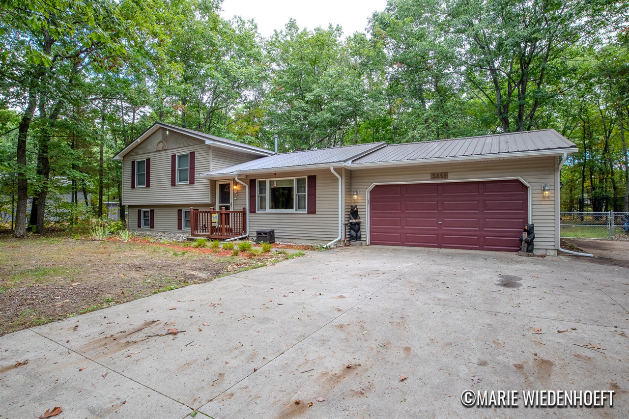 Homes for sale in Interlochen, MI | 5651 Penn Lock Colony Rd, Interlochen, MI 49643 | MLS# 70495888