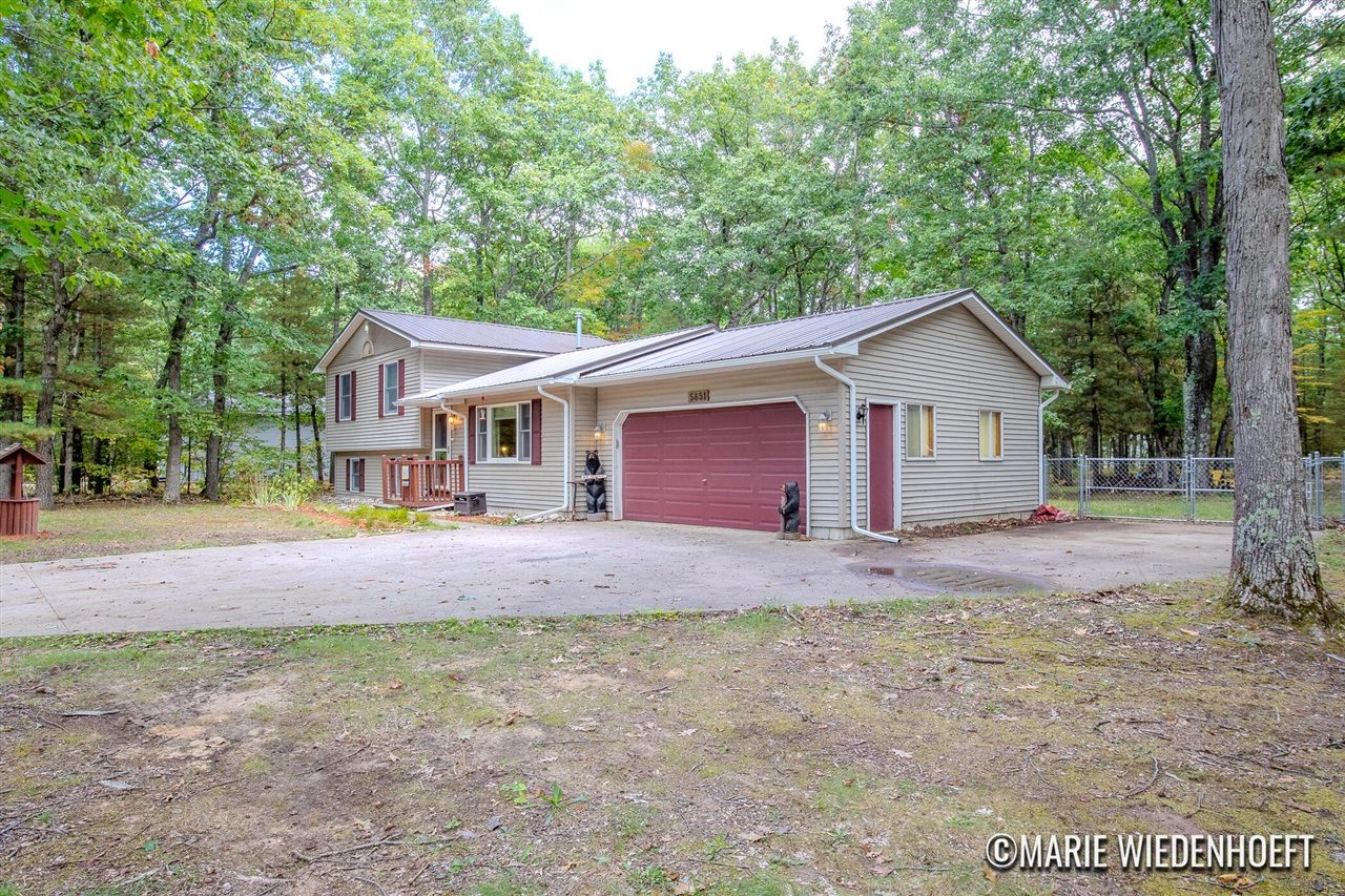 Homes for sale in Interlochen, MI | 5651 Penn Lock Colony Rd, Interlochen, MI 49643 | MLS# 70495888