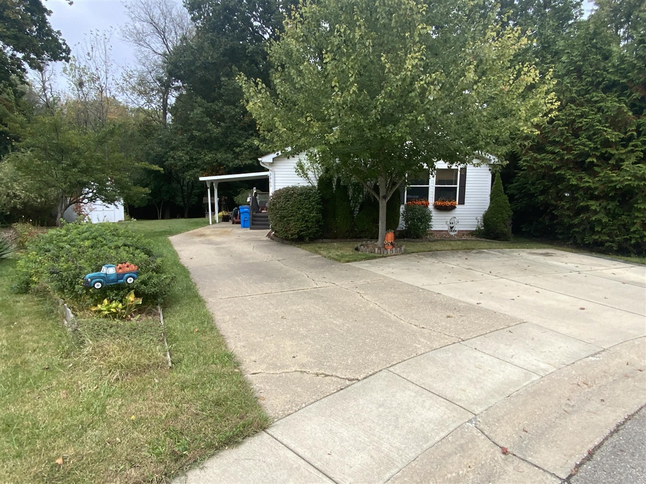 Homes for sale in Jackson, MI | 3363 Buckthorn Cir, Jackson, MI 49201 | MLS# 70495935