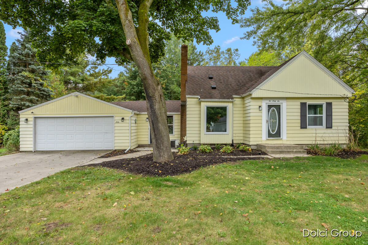 Homes for sale in Comstock Park, MI | 266 7 Mile Rd, Comstock Park, MI 49321 | MLS# 70496046