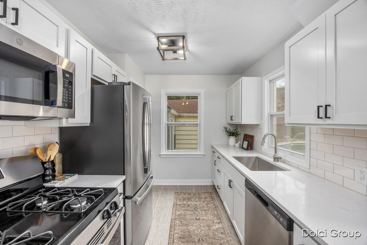 Homes for sale in Comstock Park, MI | 266 7 Mile Rd, Comstock Park, MI 49321 | MLS# 70496046