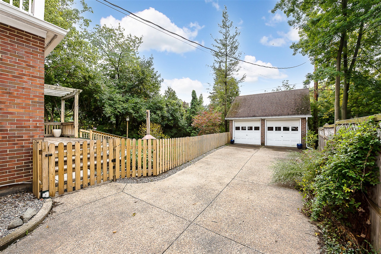 Homes for sale in Ann Arbor, MI | 1704 Shadford Rd, Ann Arbor, MI 48104 | MLS# 70496066