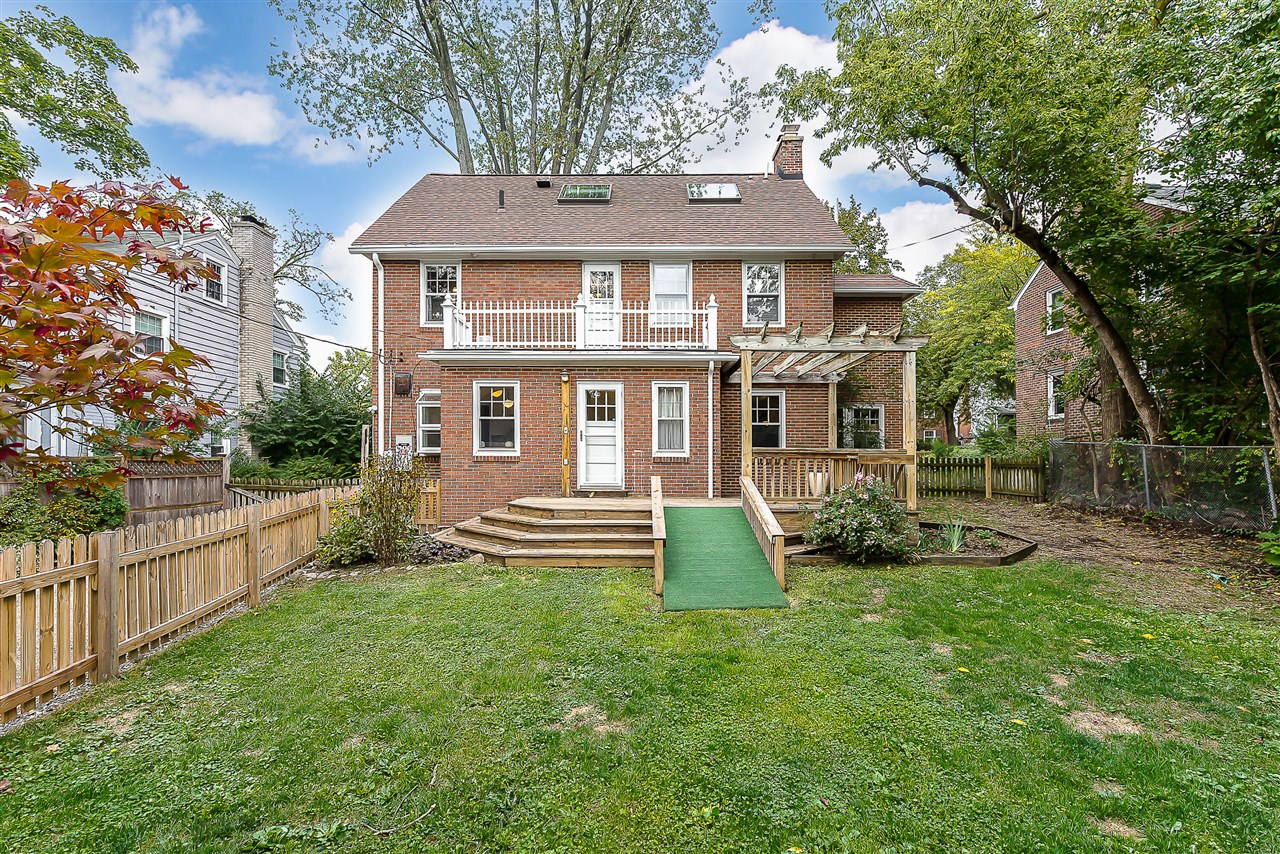 Homes for sale in Ann Arbor, MI | 1704 Shadford Rd, Ann Arbor, MI 48104 | MLS# 70496066