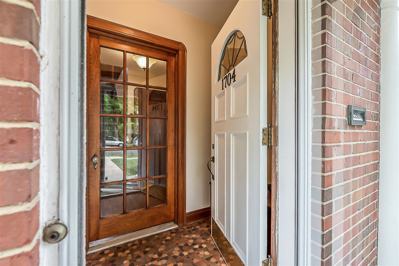 Homes for sale in Ann Arbor, MI | 1704 Shadford Rd, Ann Arbor, MI 48104 | MLS# 70496066