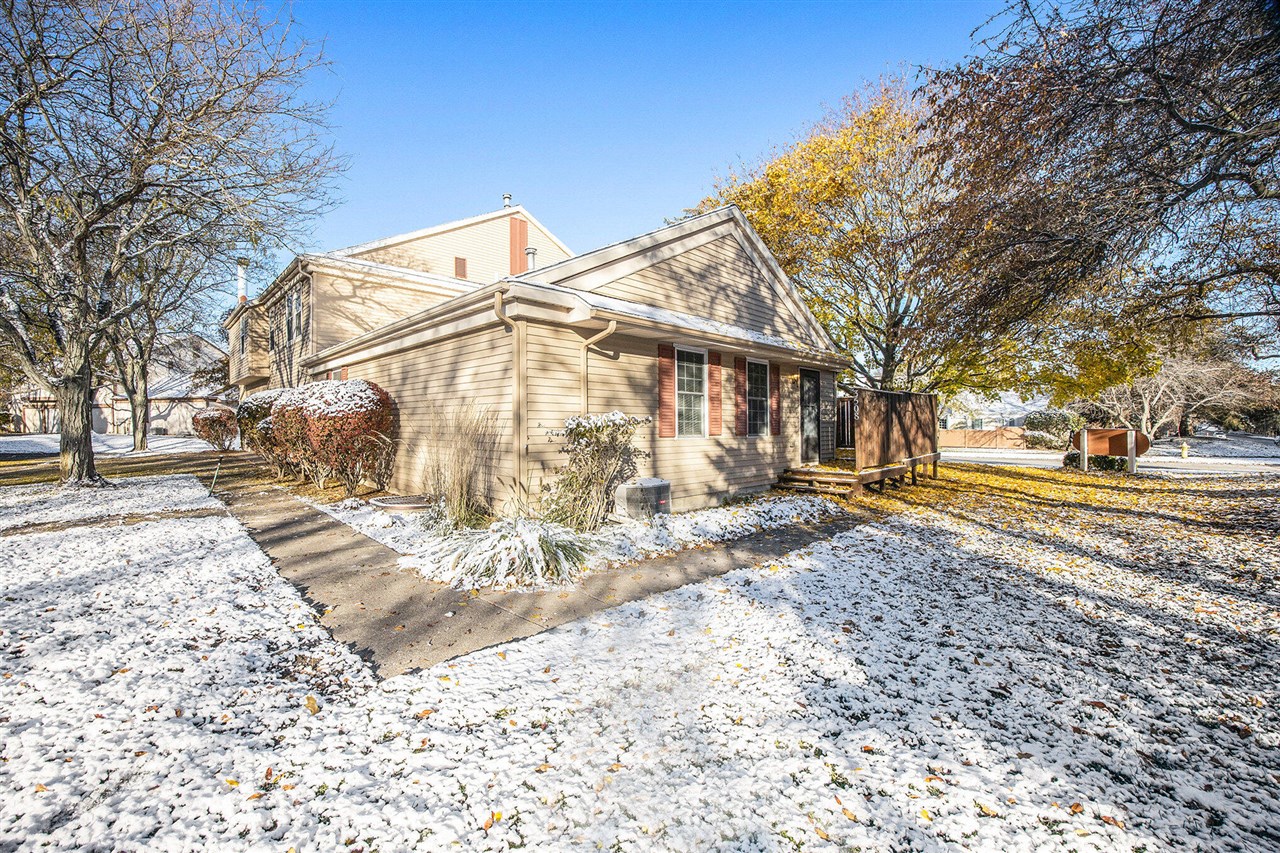 Homes for sale in Kentwood, MI | 3508 Se Whispering Brook Dr #5, Kentwood, MI 49508 | MLS# 70496315