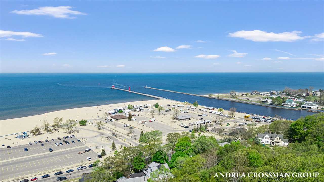 Homes for sale in Grand Haven, MI | 523 Fulton Ave, Grand Haven, MI 49417 | MLS# 70496319