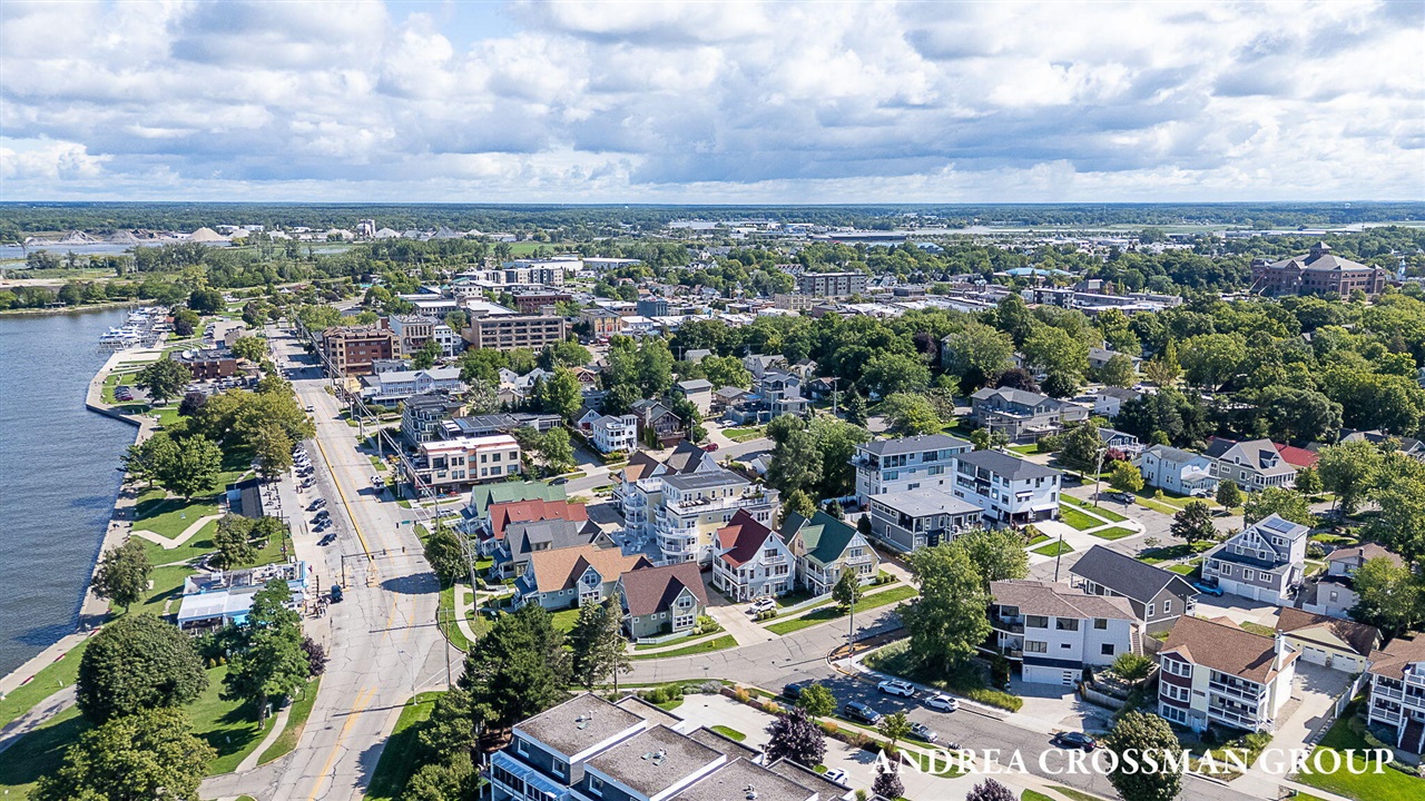 Homes for sale in Grand Haven, MI | 523 Fulton Ave, Grand Haven, MI 49417 | MLS# 70496319