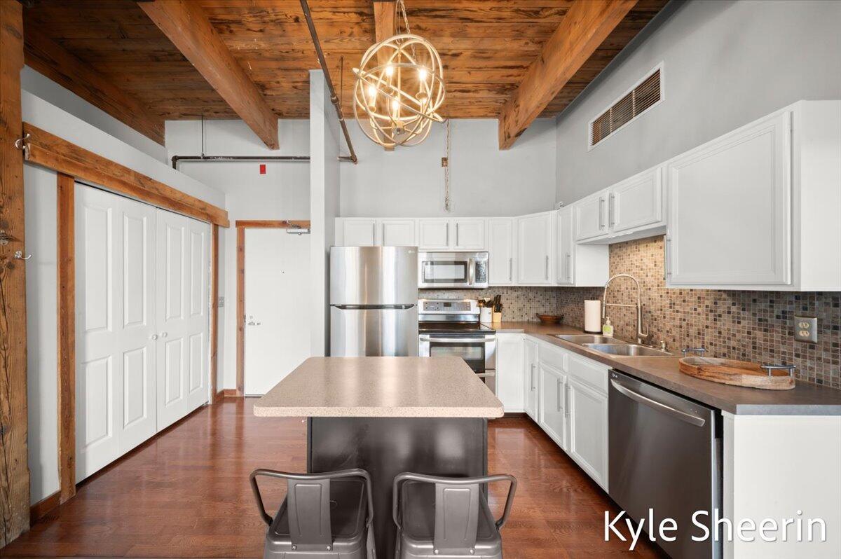 Homes for sale in Grand Rapids, MI | 940 Monroe Ave #326, Grand Rapids, MI 49503 | MLS# 70496342