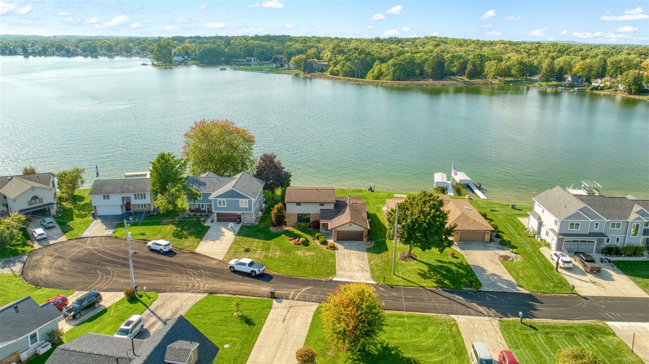 Homes for sale in Brooklyn, MI | 116 Paula Dr, Brooklyn, MI 49230 | MLS# 70496448