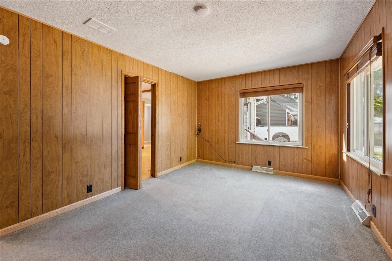 Homes for sale in Milan, MI | 1028 Carlton Dr, Milan, MI 48160 | MLS# 70496835