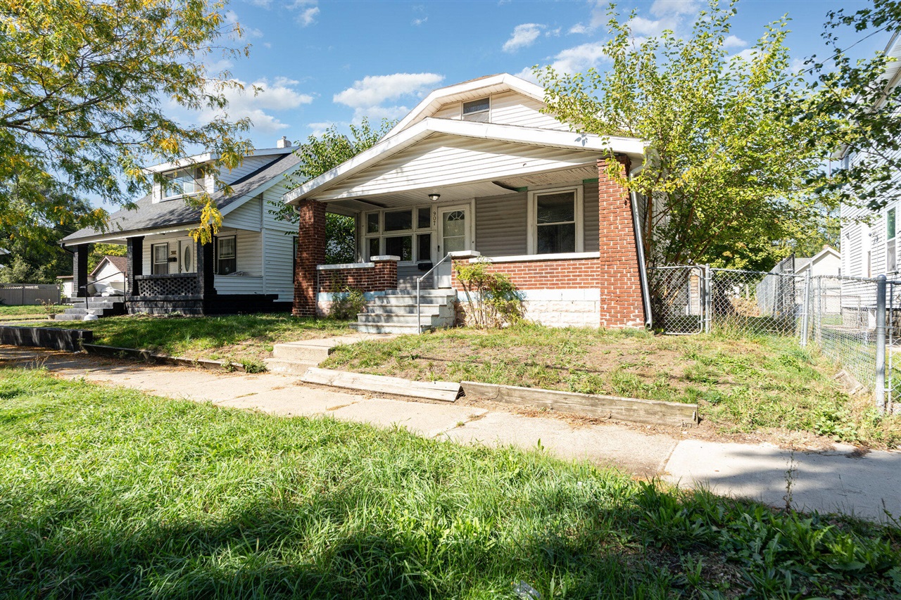 Homes for sale in Grand Rapids, MI | 907 Humbolt St, Grand Rapids, MI 49507 | MLS# 70497091