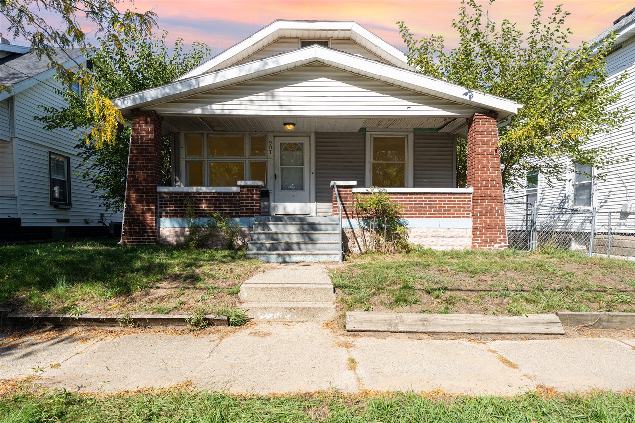 Homes for sale in Grand Rapids, MI | 907 Humbolt St, Grand Rapids, MI 49507 | MLS# 70497091