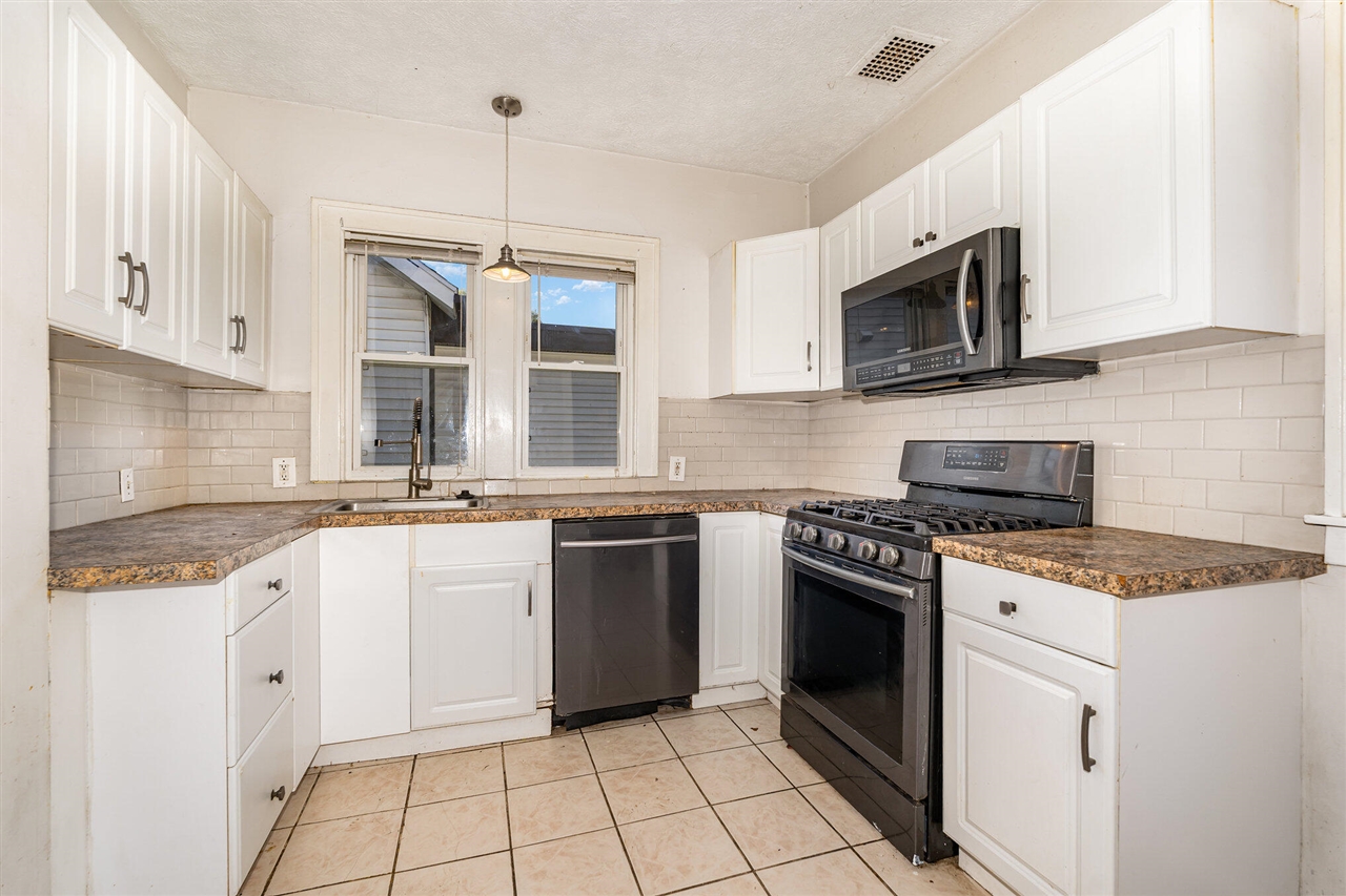 Homes for sale in Grand Rapids, MI | 907 Humbolt St, Grand Rapids, MI 49507 | MLS# 70497091