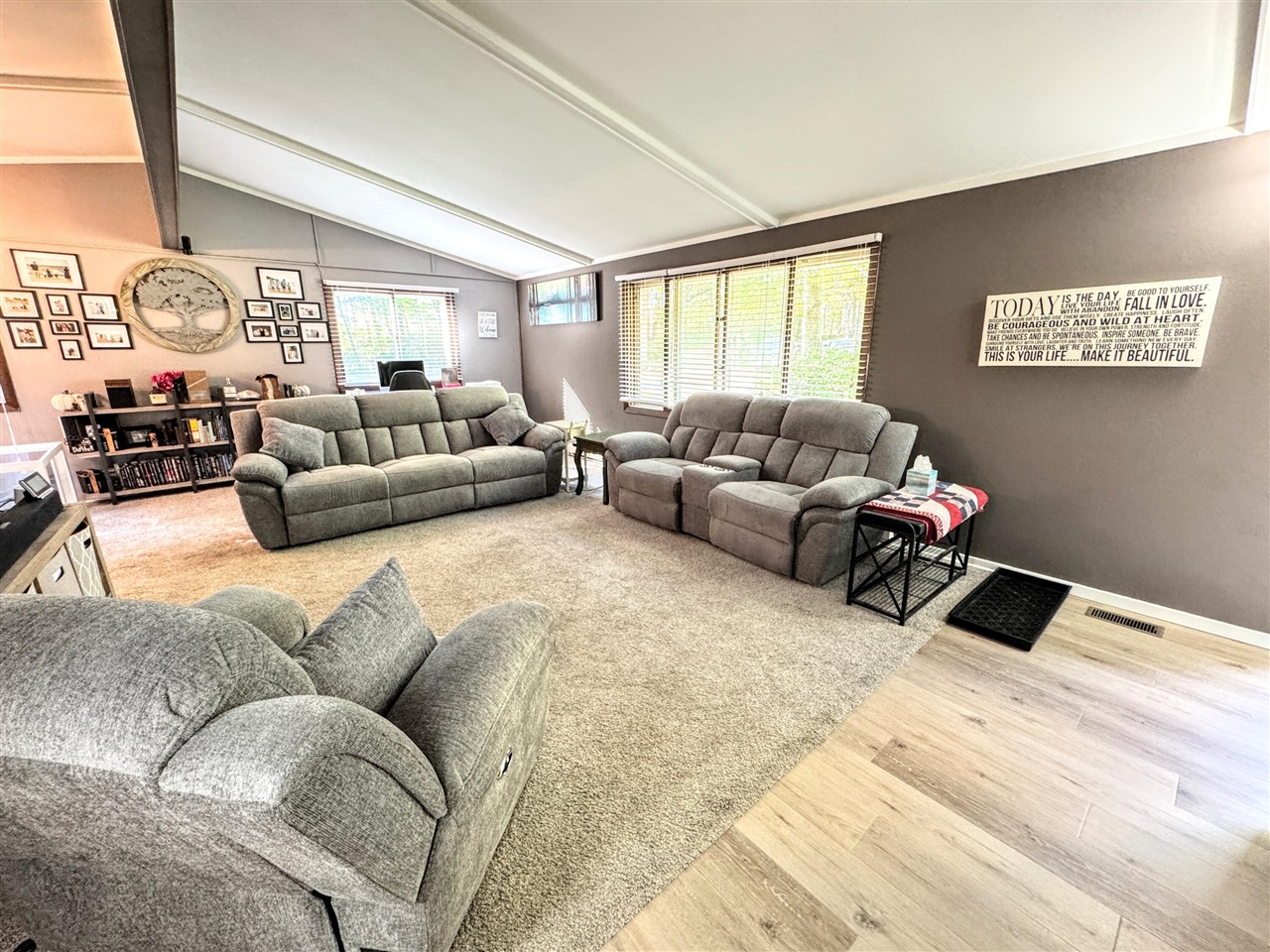 Homes for sale in Stanwood, MI | 12165 Chinook Dr, Stanwood, MI 49346 | MLS# 70497462