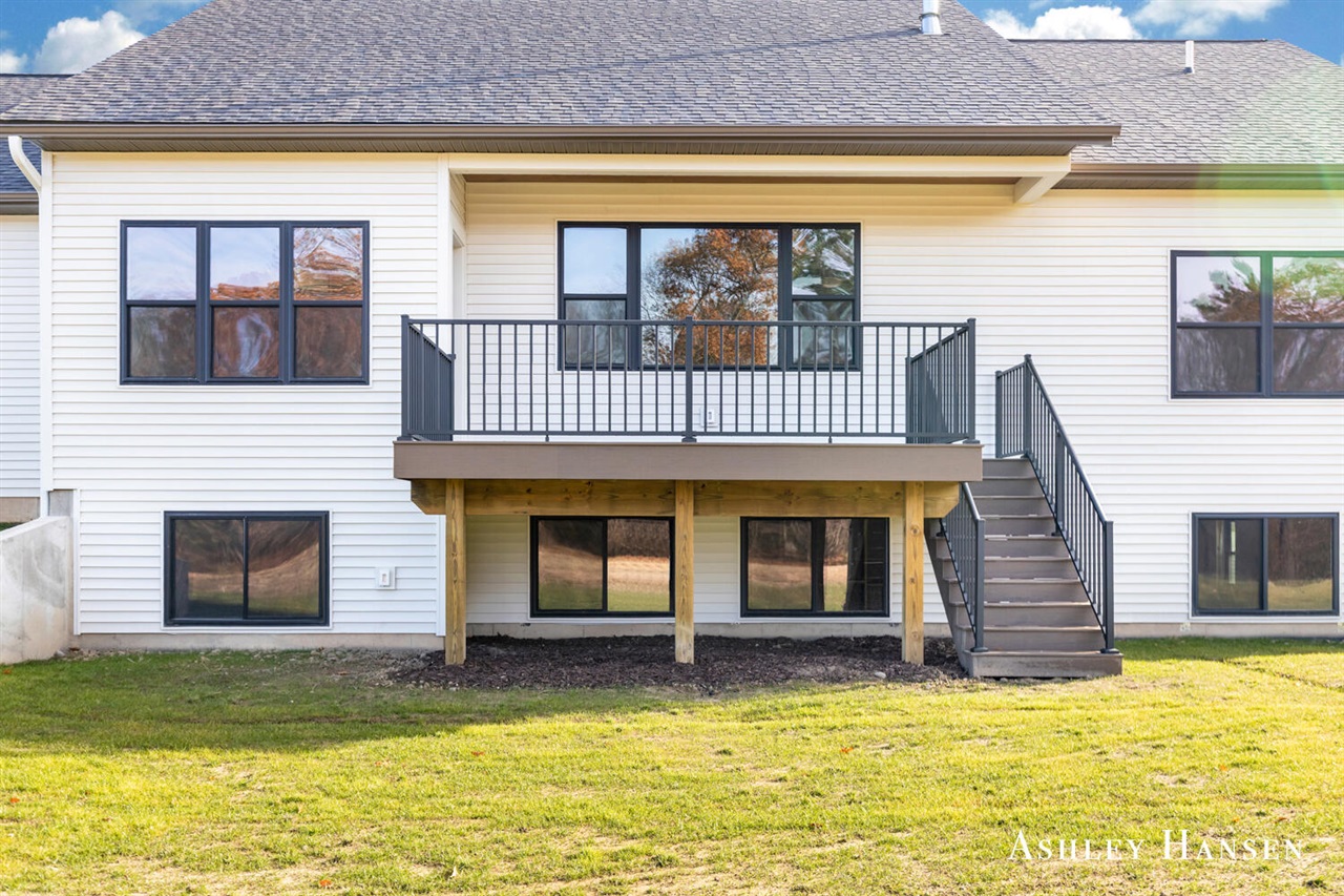 Homes for sale in Rockford, MI | 11035 Shaner Ave, Rockford, MI 49341 | MLS# 70497487