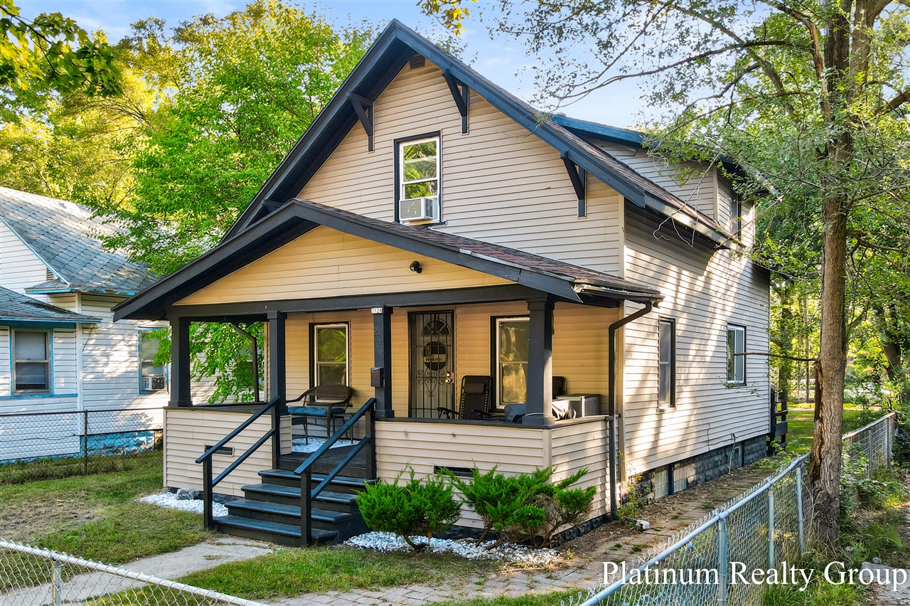 Homes for sale in Muskegon Heights, MI | 2124 Jefferson St, Muskegon Heights, MI 49444 | MLS# 70497488