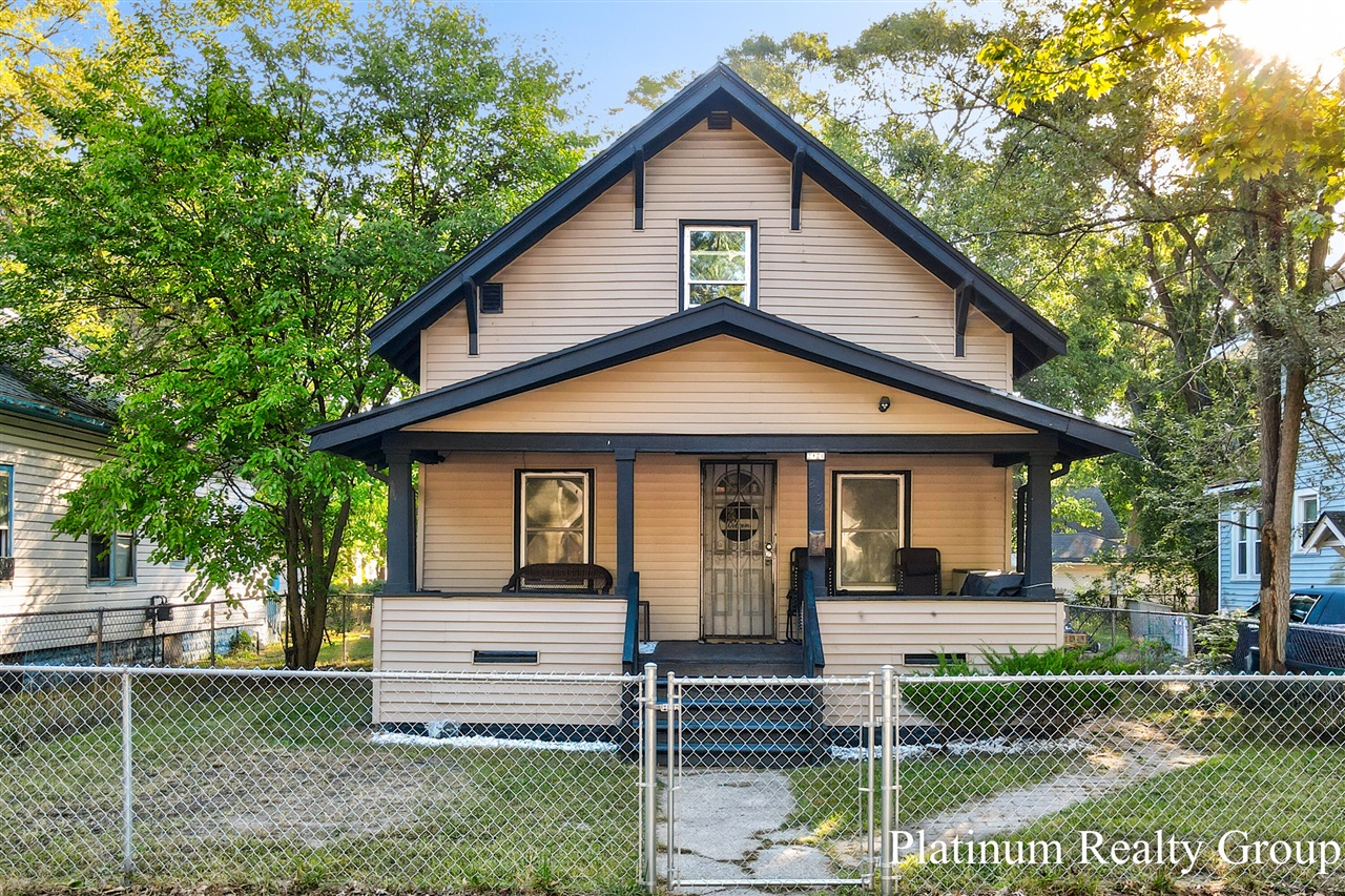 Homes for sale in Muskegon Heights, MI | 2124 Jefferson St, Muskegon Heights, MI 49444 | MLS# 70497488