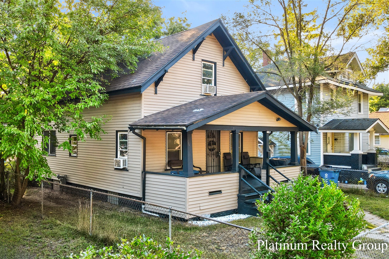 Homes for sale in Muskegon Heights, MI | 2124 Jefferson St, Muskegon Heights, MI 49444 | MLS# 70497488