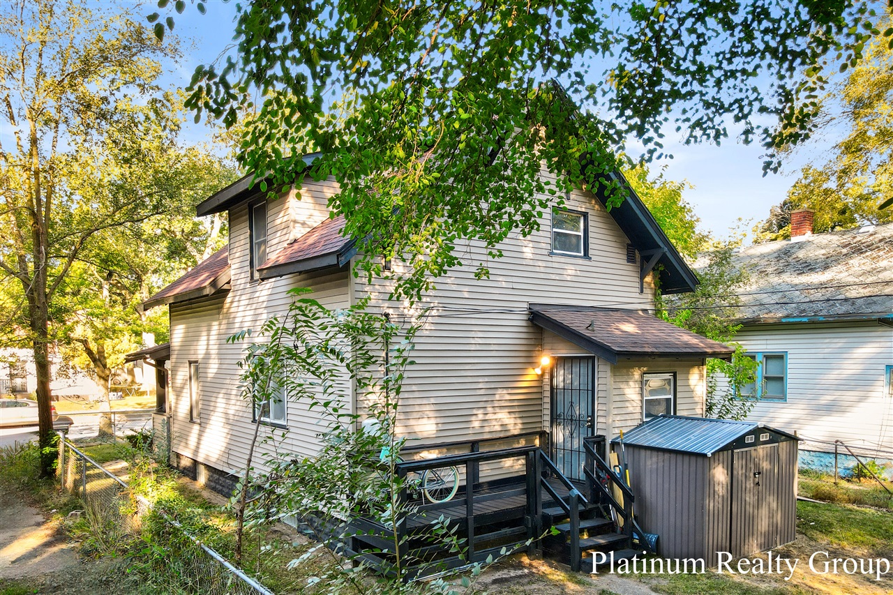 Homes for sale in Muskegon Heights, MI | 2124 Jefferson St, Muskegon Heights, MI 49444 | MLS# 70497488