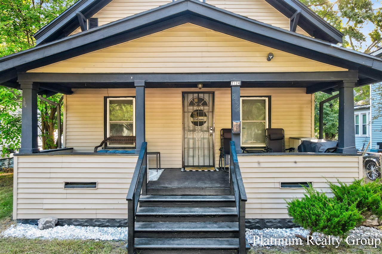 Homes for sale in Muskegon Heights, MI | 2124 Jefferson St, Muskegon Heights, MI 49444 | MLS# 70497488