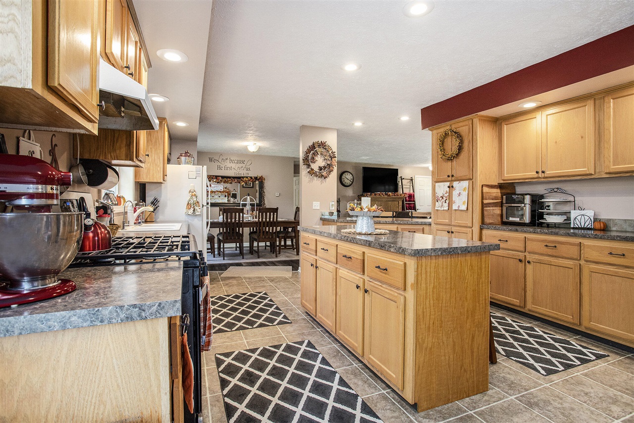 Homes for sale in Bronson, MI | 912 W Colon Rd, Bronson, MI 49028 | MLS# 70497526