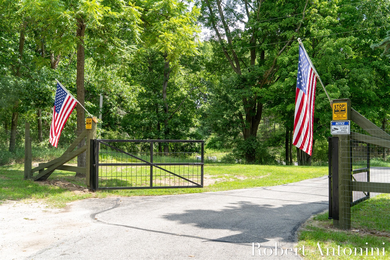 Homes for sale in Gowen, MI | 4751 S Johnson Rd, Gowen, MI 49326 | MLS# 70497592