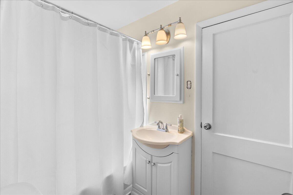 Homes for sale in Flushing, MI | 10101 Carpenter Rd, Flushing, MI 48433 | MLS# 70497600