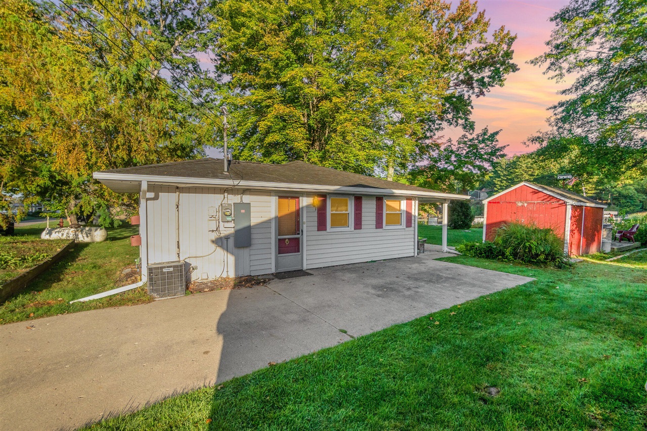 Homes for sale in Croton, MI | 6215 Lake St, Croton, MI 49337 | MLS# 70497643