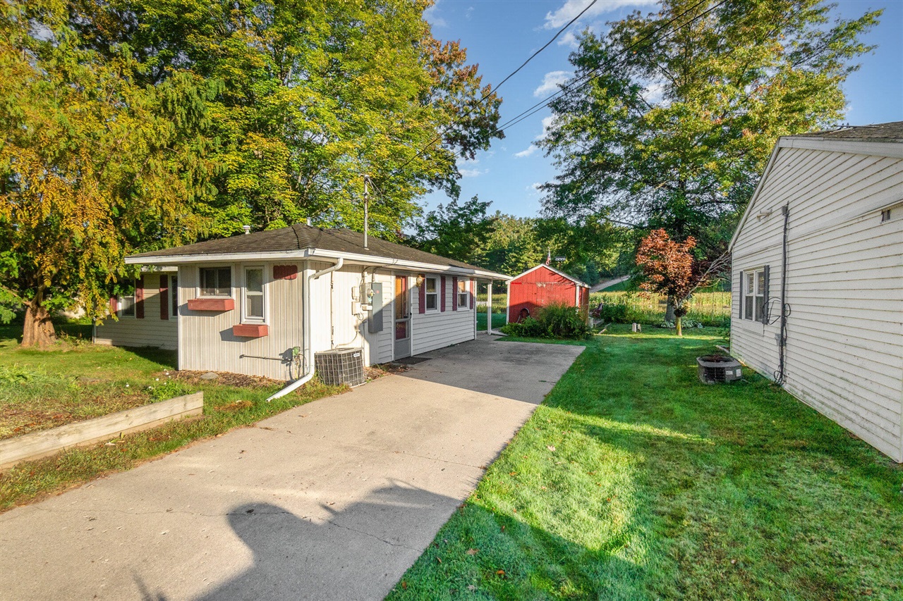 Homes for sale in Croton, MI | 6215 Lake St, Croton, MI 49337 | MLS# 70497643