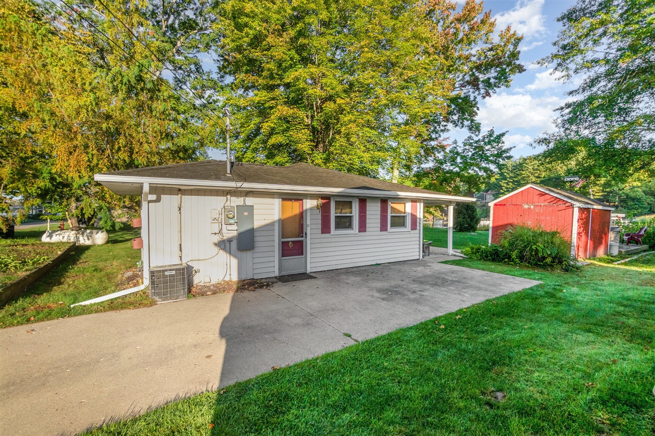 Homes for sale in Croton, MI | 6215 Lake St, Croton, MI 49337 | MLS# 70497643