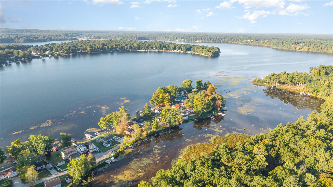 Homes for sale in Croton, MI | 6215 Lake St, Croton, MI 49337 | MLS# 70497643