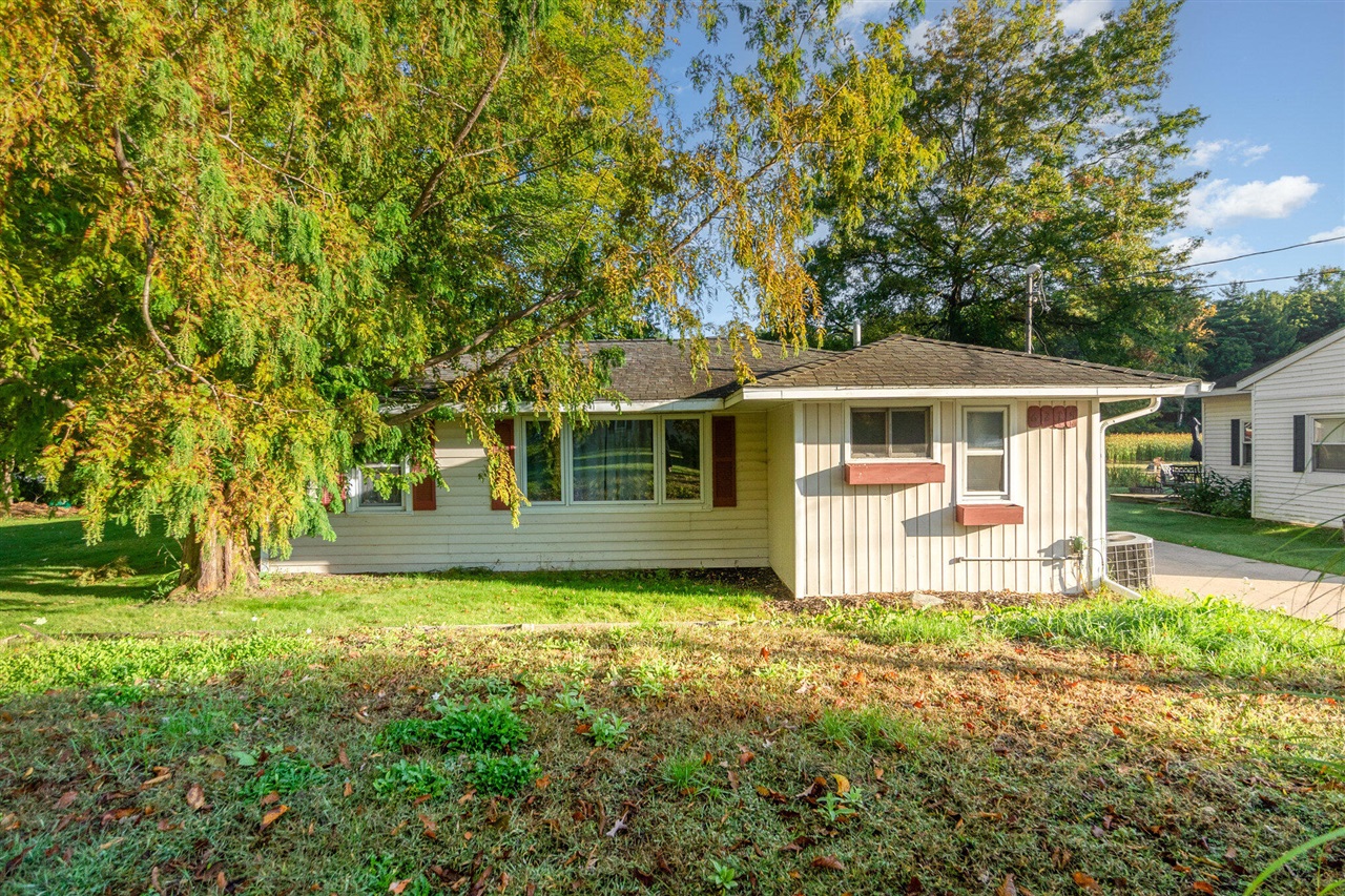 Homes for sale in Croton, MI | 6215 Lake St, Croton, MI 49337 | MLS# 70497643