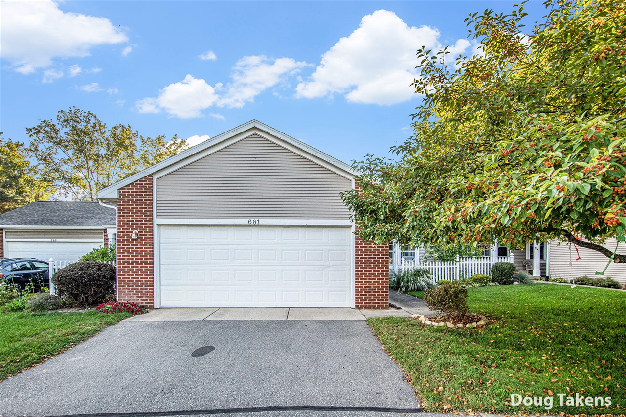 Homes for sale in Comstock Park, MI | 681 Strawberry Valley Ave, Comstock Park, MI 49321 | MLS# 70497790