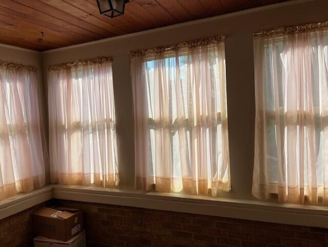 Homes for sale in Grand Rapids, MI | 833 Pine Ave, Grand Rapids, MI 49504 | MLS# 70497806