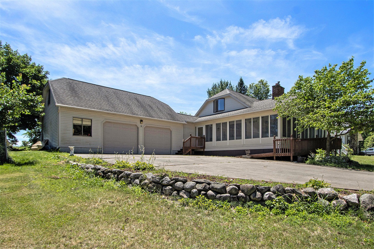 Homes for sale in Plainwell, MI | 12167 Southgate Dr, Plainwell, MI 49080 | MLS# 70497841