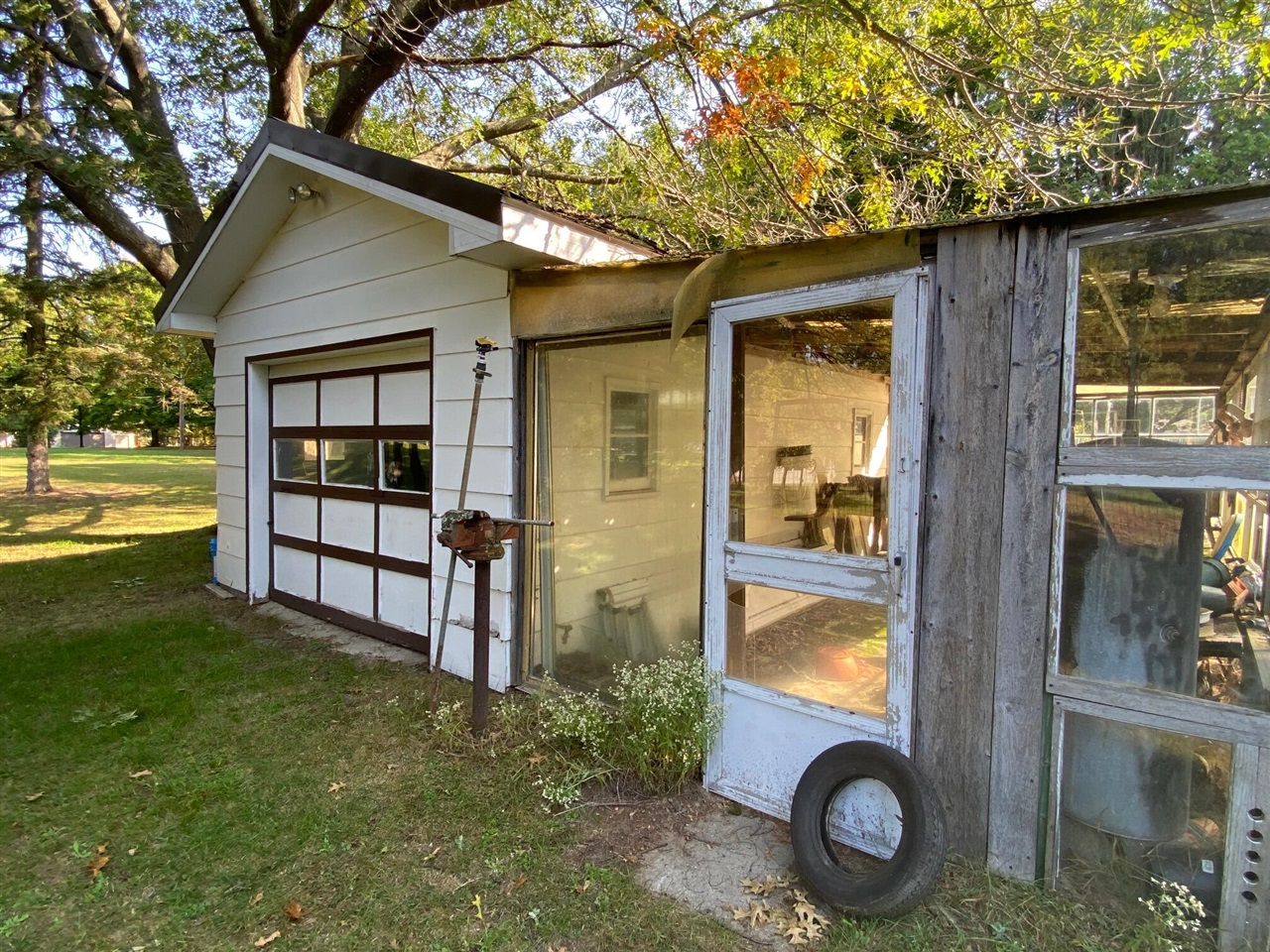 Homes for sale in Manistee, MI | 1823 Red Apple Rd, Manistee, MI 49660 | MLS# 70497913