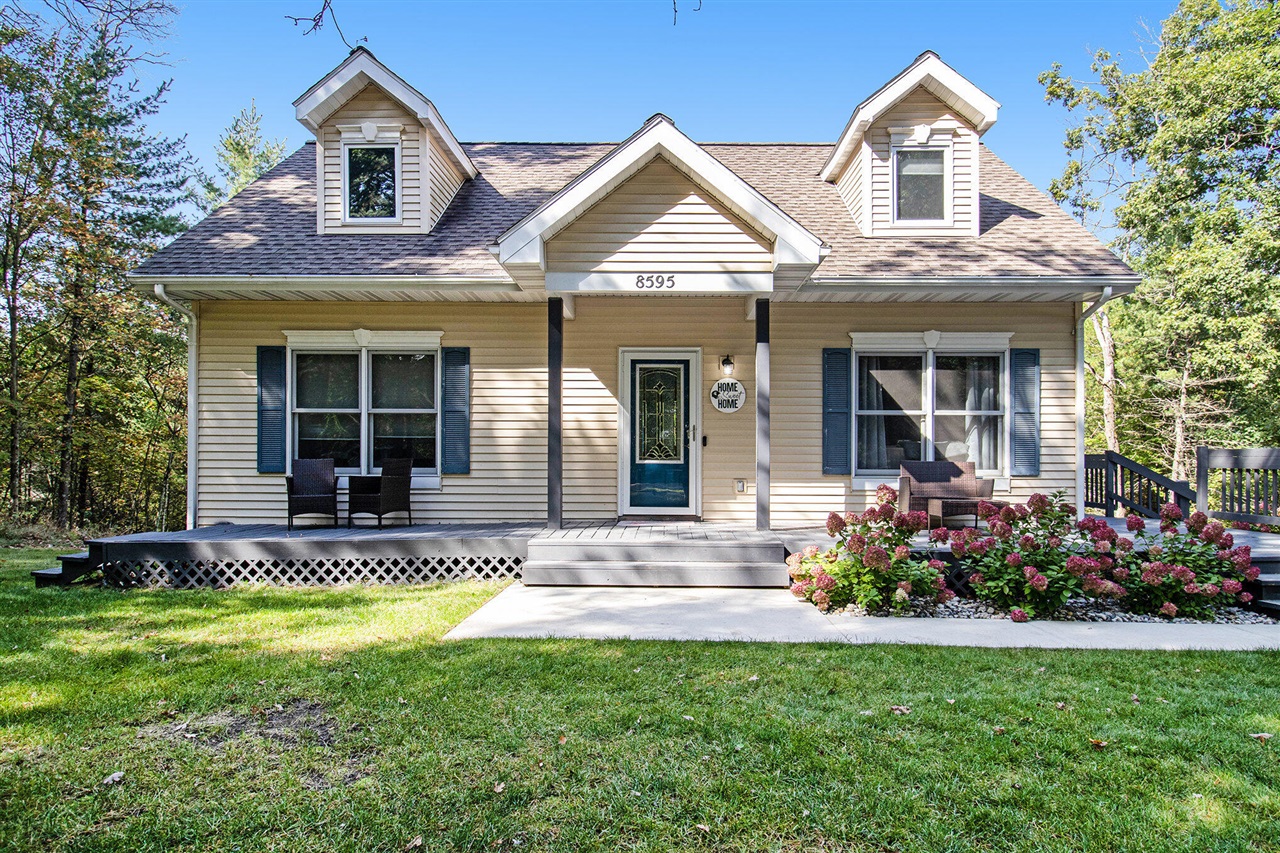 Homes for sale in Howard City, MI | 8595 Gatewood Rd, Howard City, MI 49329 | MLS# 70497914