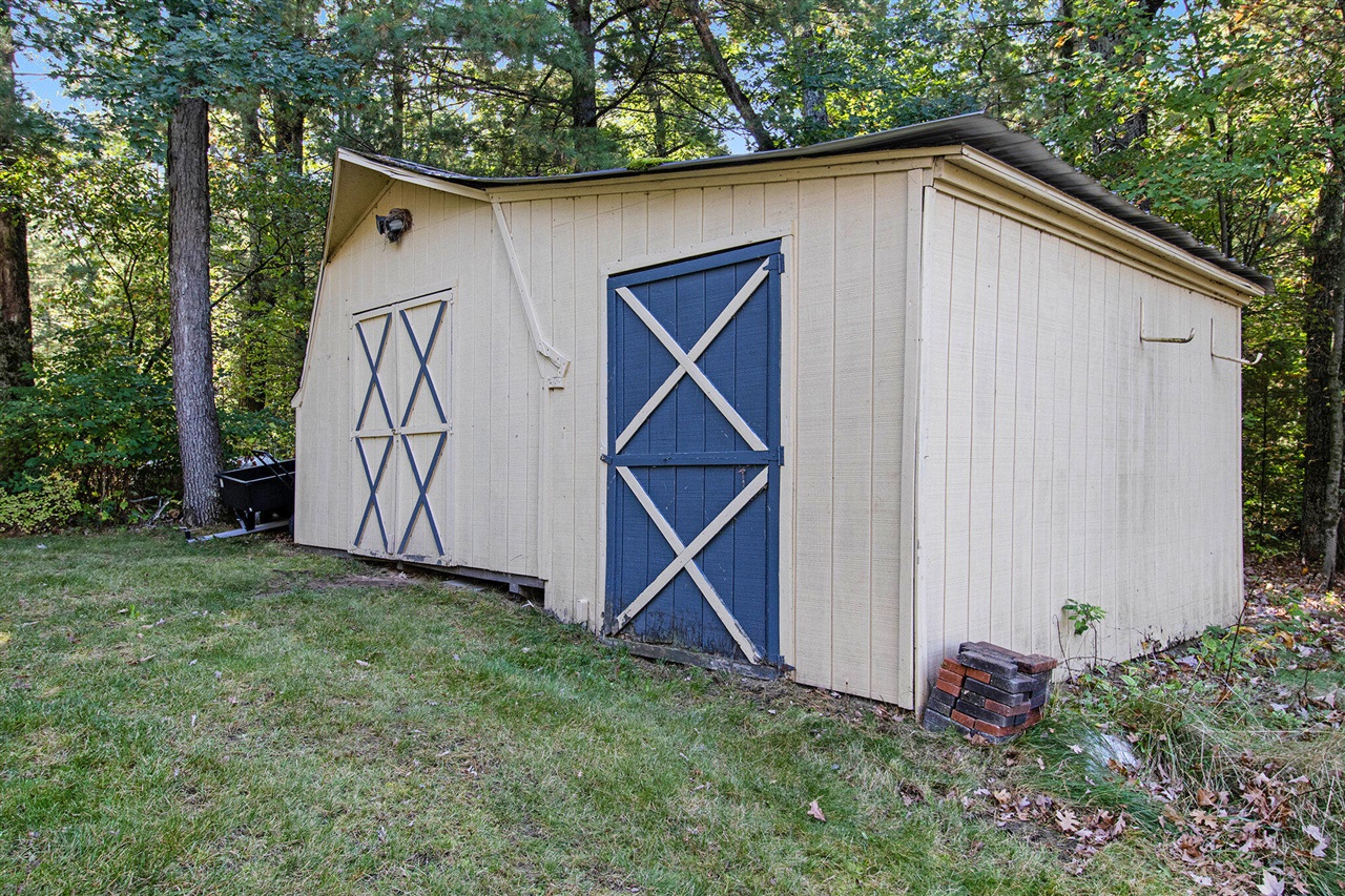 Homes for sale in Howard City, MI | 8595 Gatewood Rd, Howard City, MI 49329 | MLS# 70497914