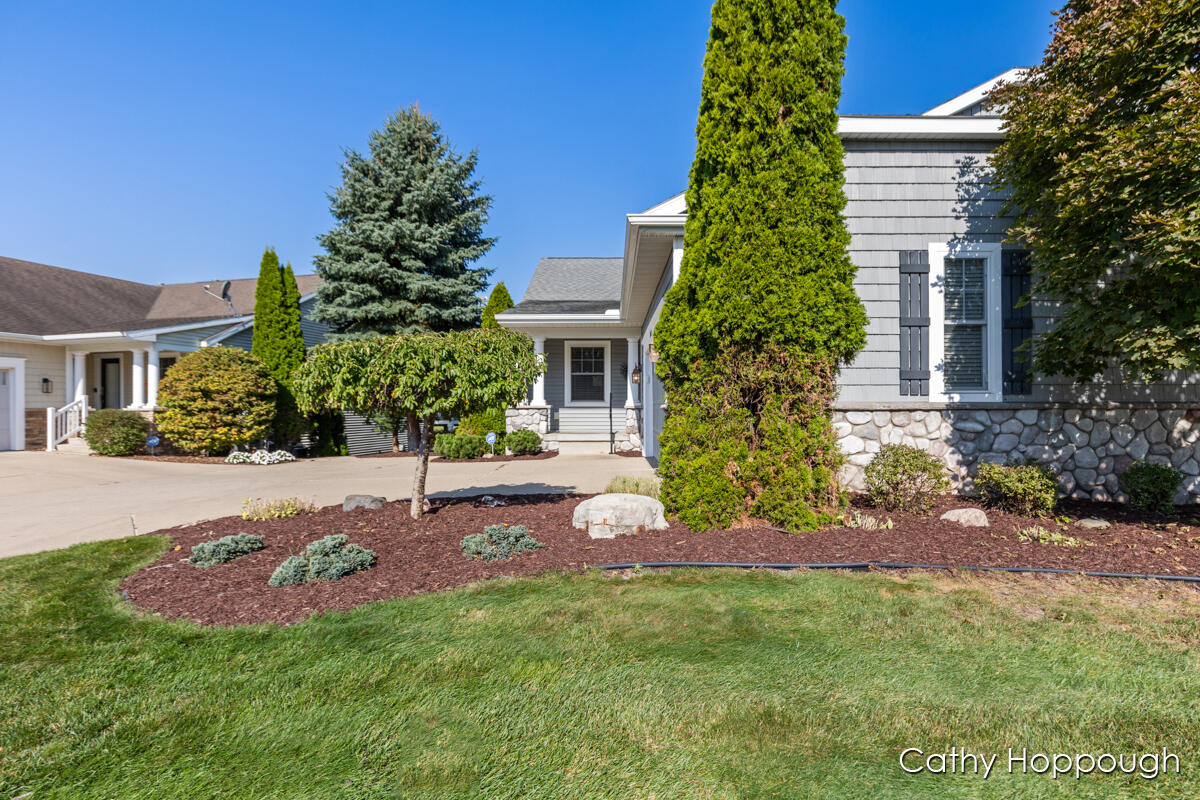 Homes for sale in Bath, MI | 5162 E Hawk Hollow Dr, Bath, MI 48808 | MLS# 70497937