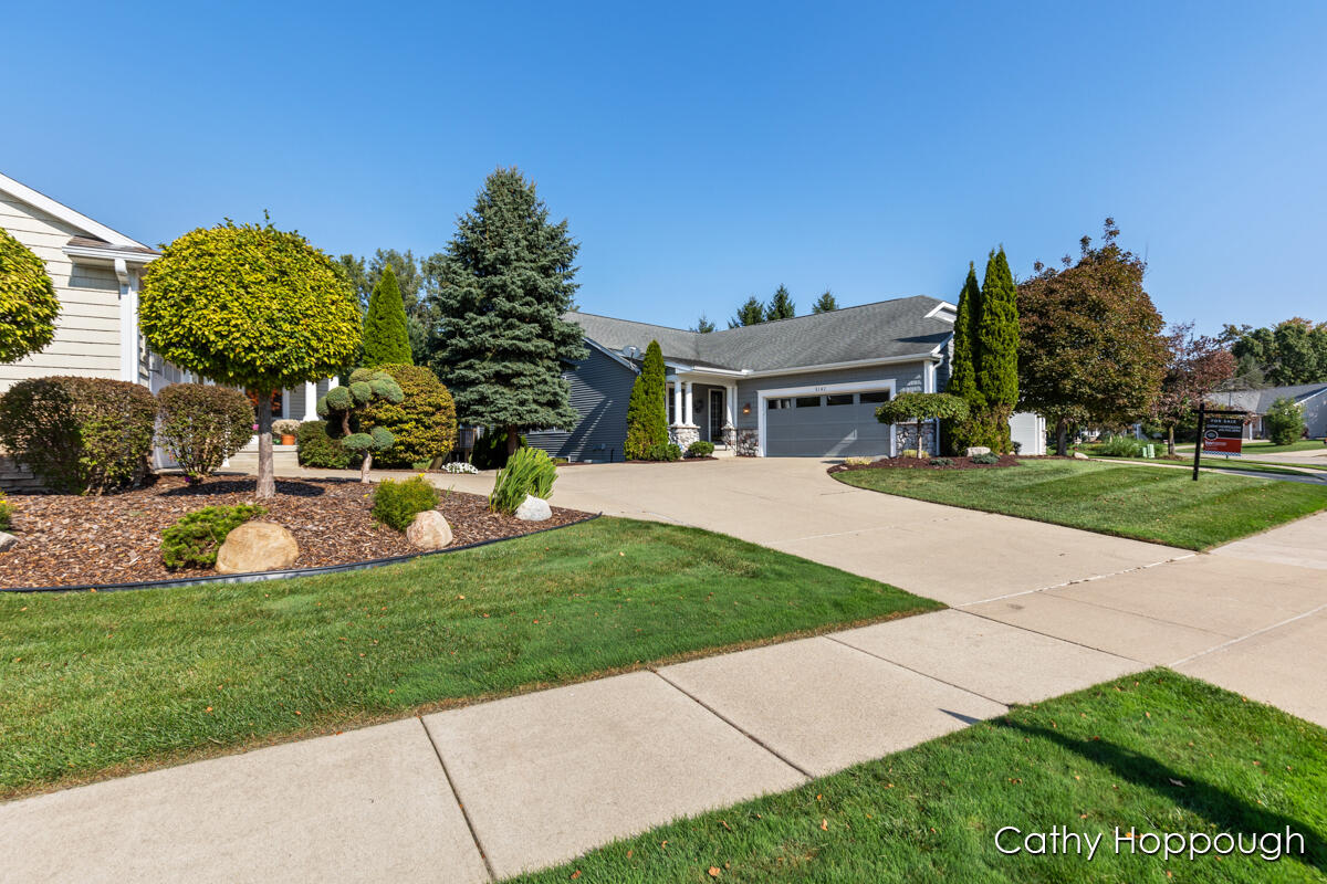 Homes for sale in Bath, MI | 5162 E Hawk Hollow Dr, Bath, MI 48808 | MLS# 70497937