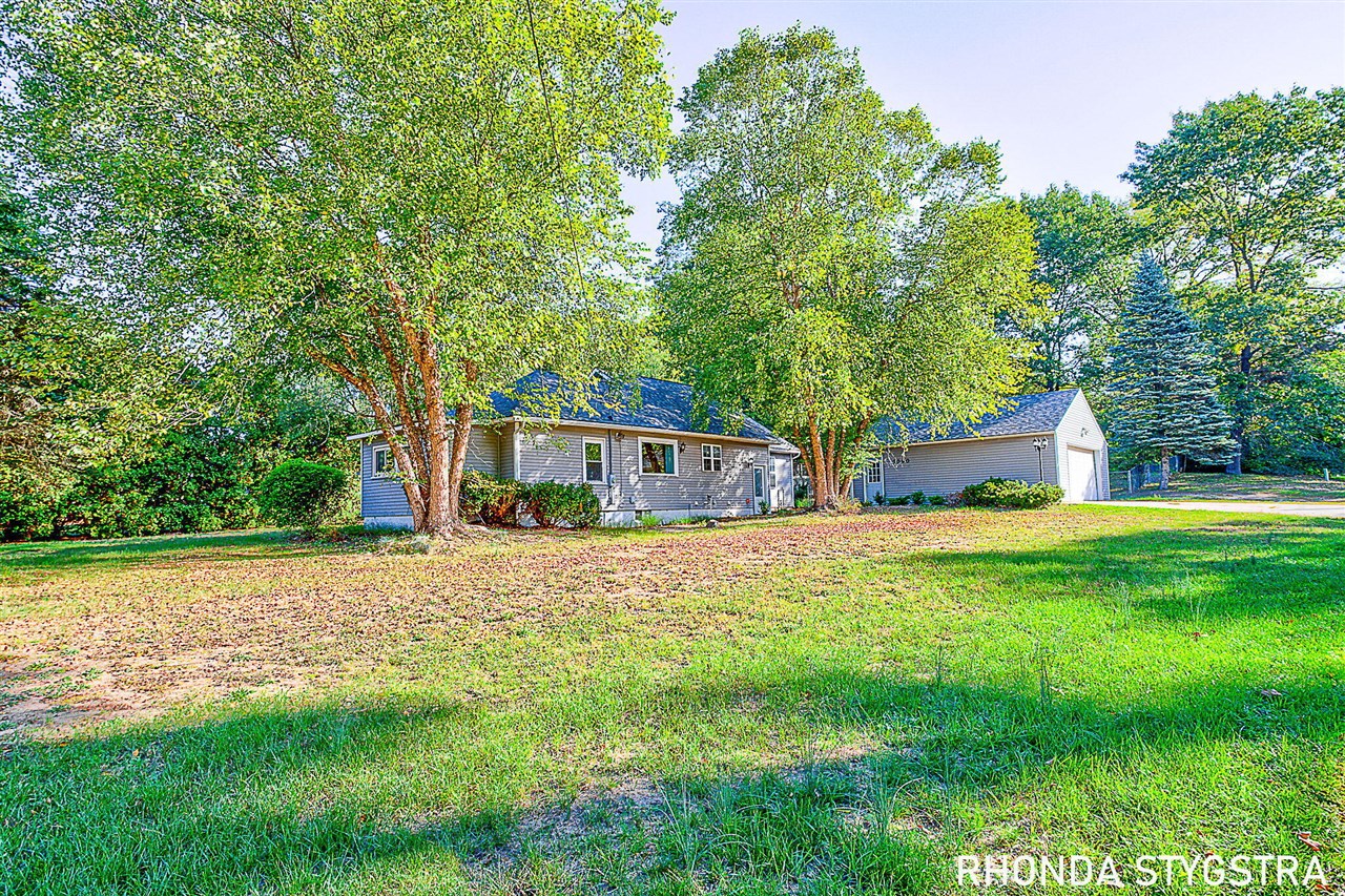 Homes for sale in Comstock Park, MI | 5090 Wakefield Ave, Comstock Park, MI 49321 | MLS# 70498166