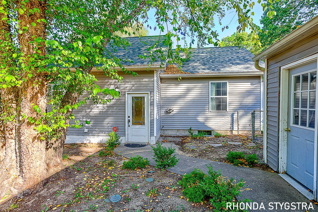 Homes for sale in Comstock Park, MI | 5090 Wakefield Ave, Comstock Park, MI 49321 | MLS# 70498166