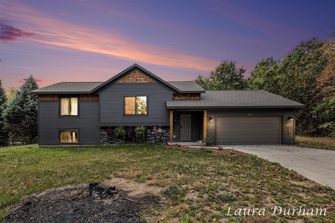 Homes for sale in Allegan, MI | 3712 Schermerhorn Lake Dr, Allegan, MI 49010 | MLS# 70498198