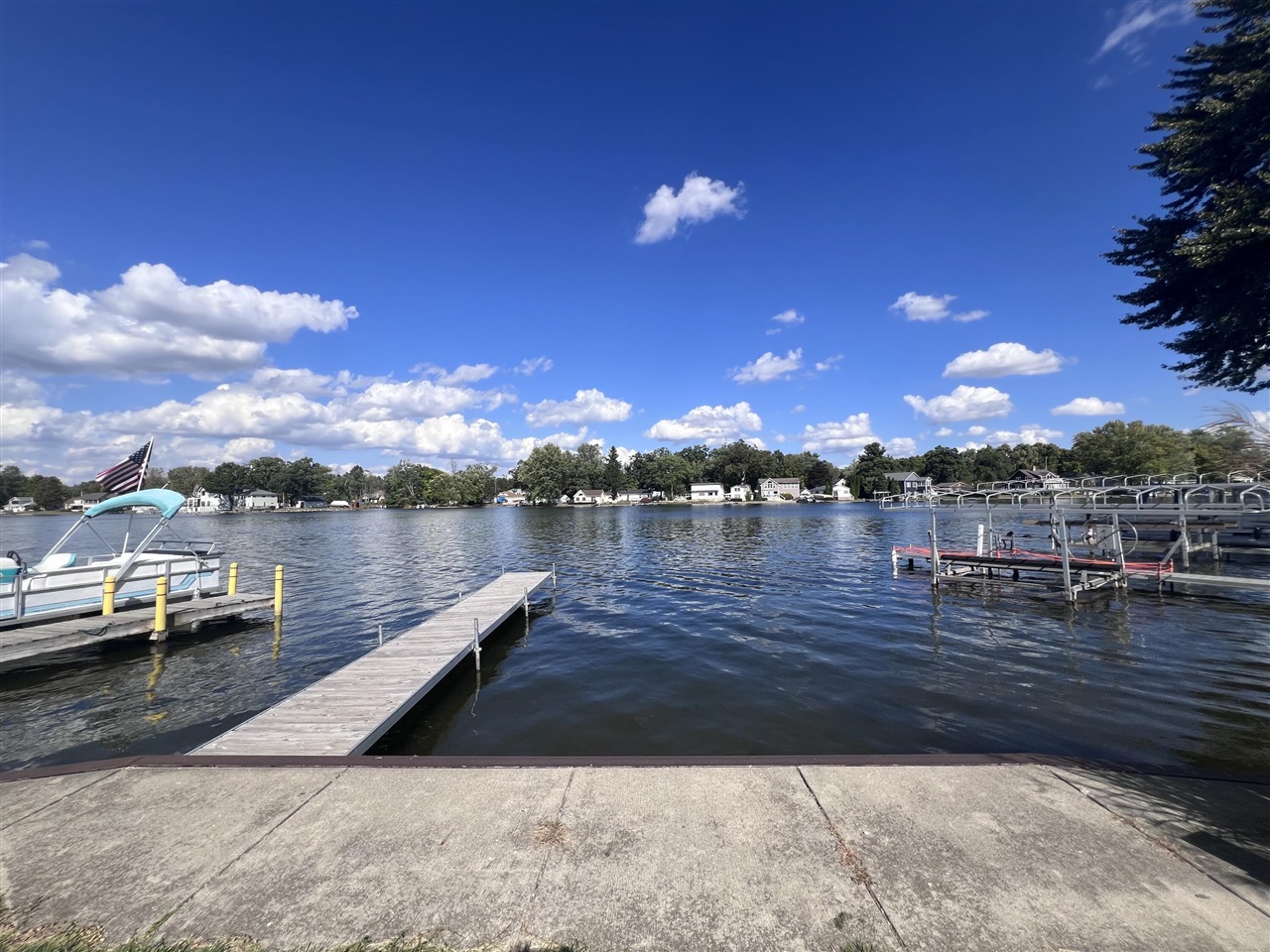 Homes for sale in Michigan Center, MI | 423 S Lakeside Dr, Michigan Center, MI 49254 | MLS# 70498270