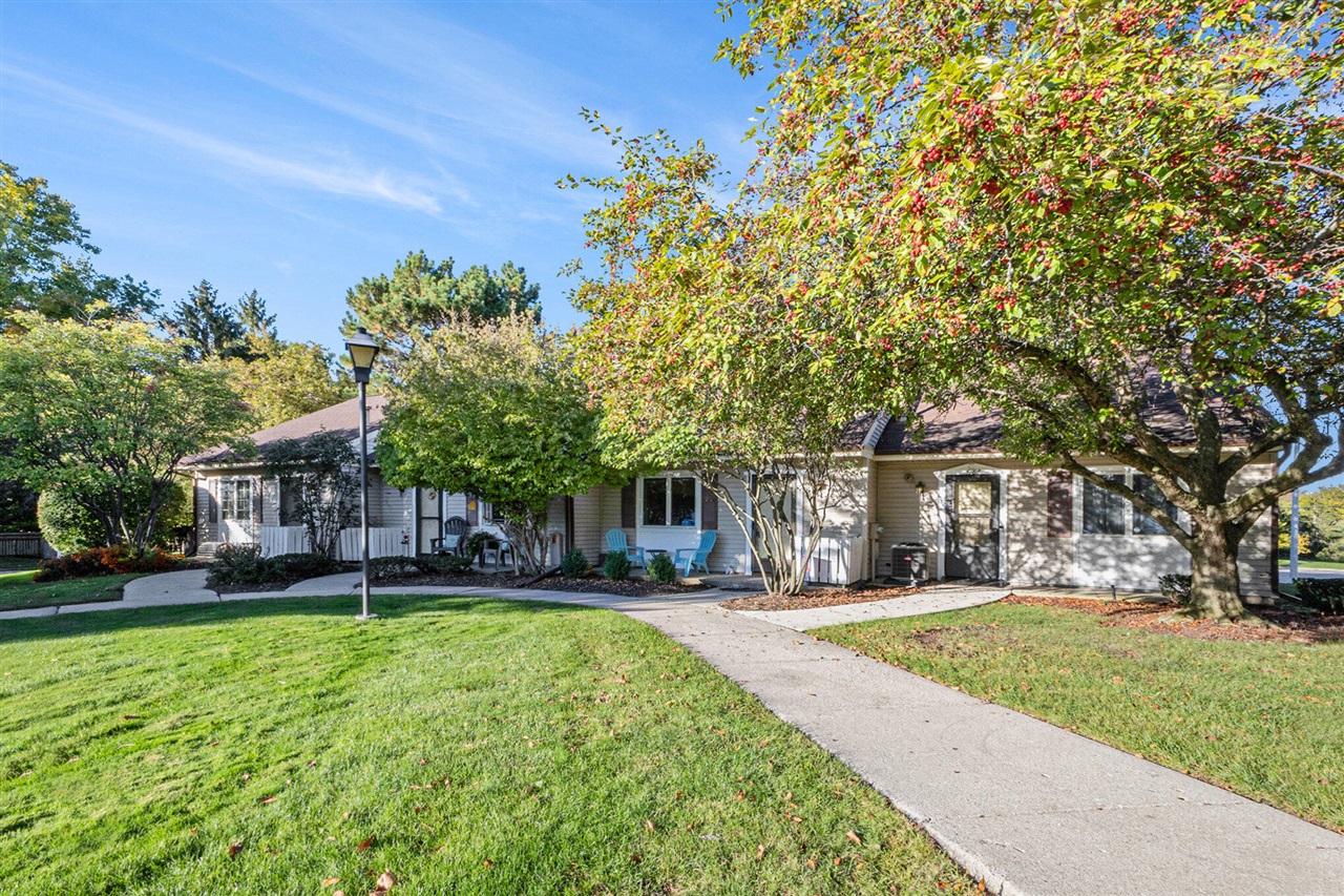 Homes for sale in Grand Rapids, MI | 4178 Eastcastle Ct, Grand Rapids, MI 49508 | MLS# 70498330