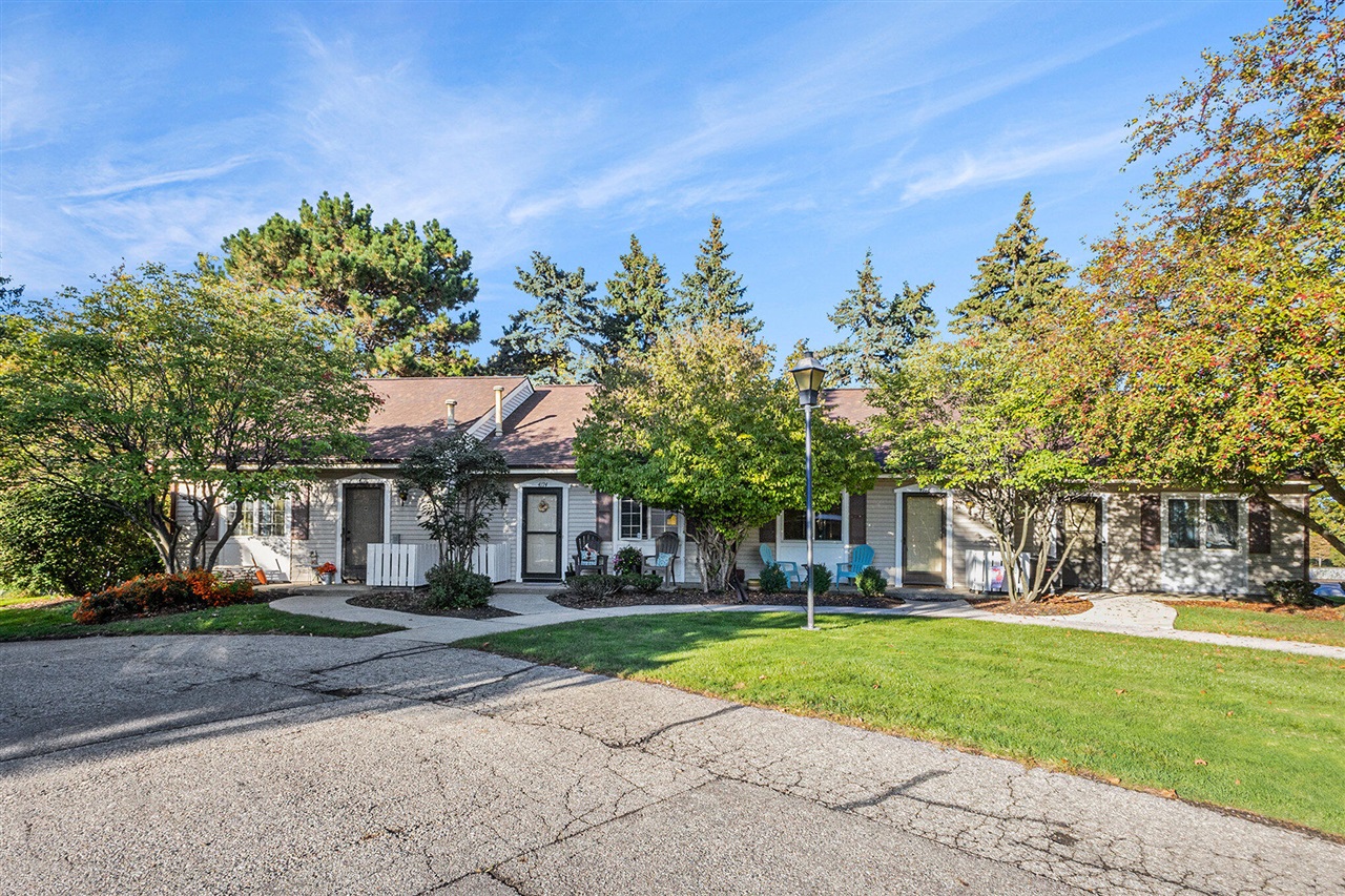 Homes for sale in Grand Rapids, MI | 4178 Eastcastle Ct, Grand Rapids, MI 49508 | MLS# 70498330