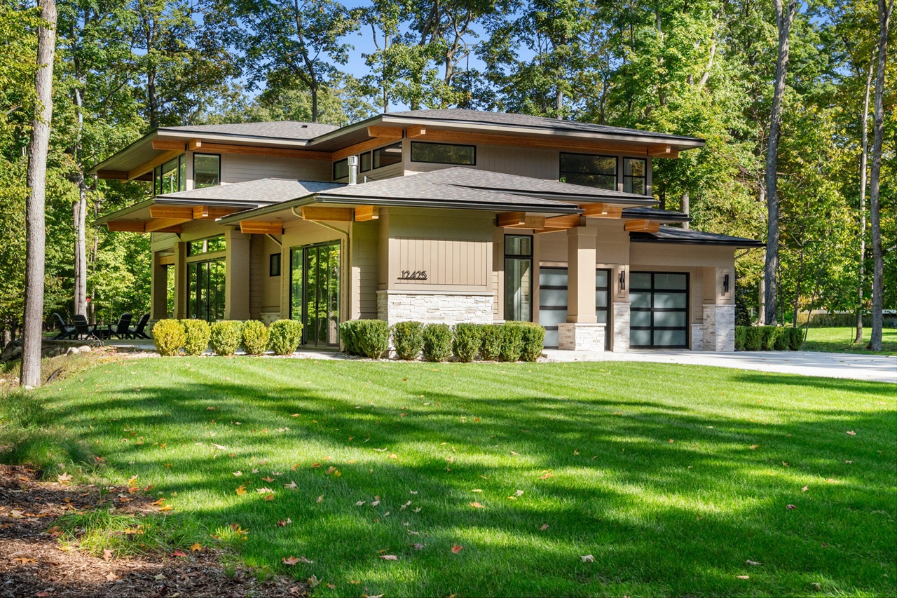 Homes for sale in Charlevoix, MI | 17 N Stonebridge Dr #17, Charlevoix, MI 49720 | MLS# 70498337