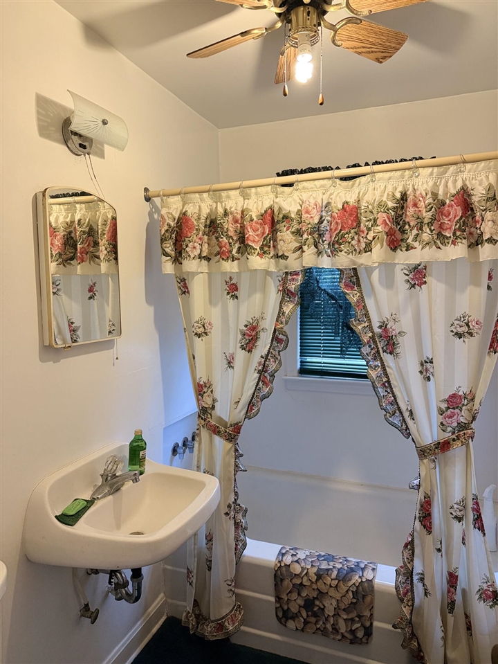 Homes for sale in Kalamazoo, MI | 3221 Miami Ave, Kalamazoo, MI 49048 | MLS# 70498365